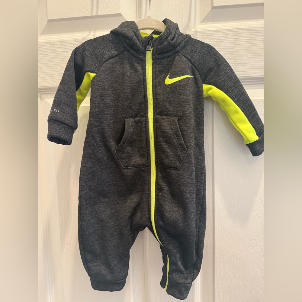 Nike Baby Just Do It One-Piece Hoodie Jumpsuit 3–6M Gray Neon